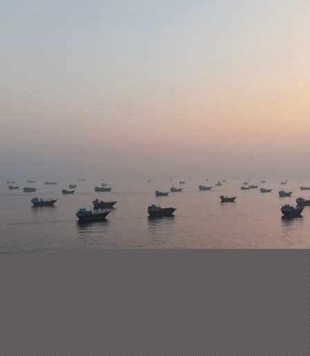 Primeiros navios-tanque atravessam estreito ap&oacute;s acordo com Ir&atilde;