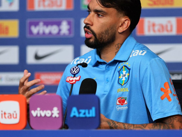 Lucas Paquet&aacute;: "Ficamos muito felizes com a volta do Neymar"