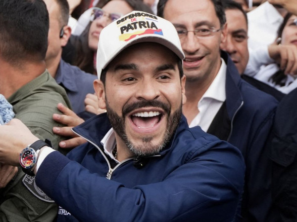 Candidato de direita La Espriella vence disputa acirrada na Col&ocirc;mbia