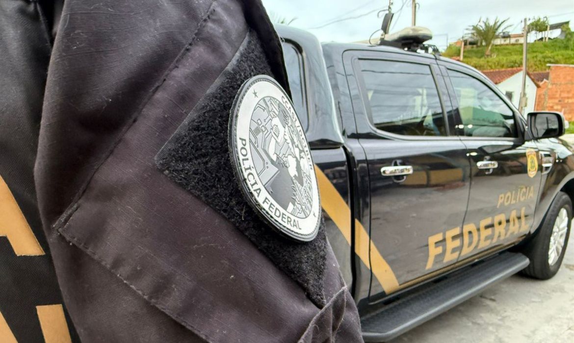 Operação da PF combate núcleo financeiro do Comando Vermelho 