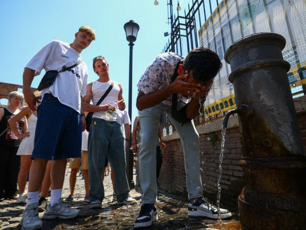 Fran&ccedil;a: 40 pessoas morrem afogadas em meio a onda de calor