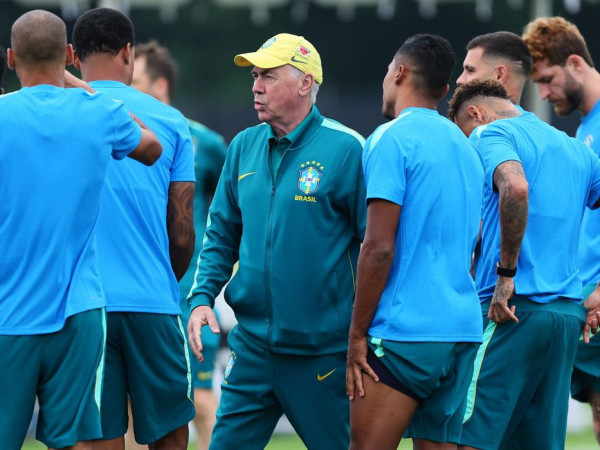 Mau tempo atrasa voo do Brasil para Miami, sede do jogo com a Esc&oacute;cia