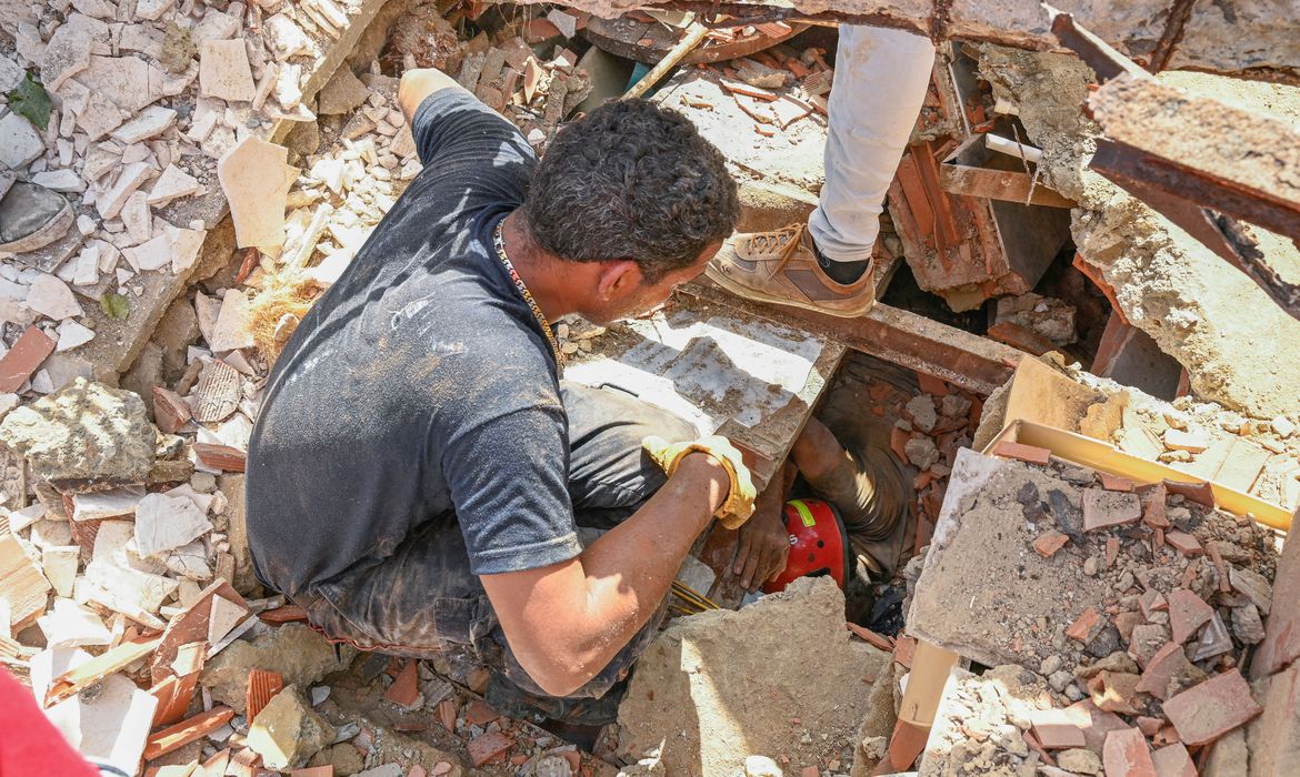 Brasil inicia operações de busca e resgate após terremoto na Venezuela