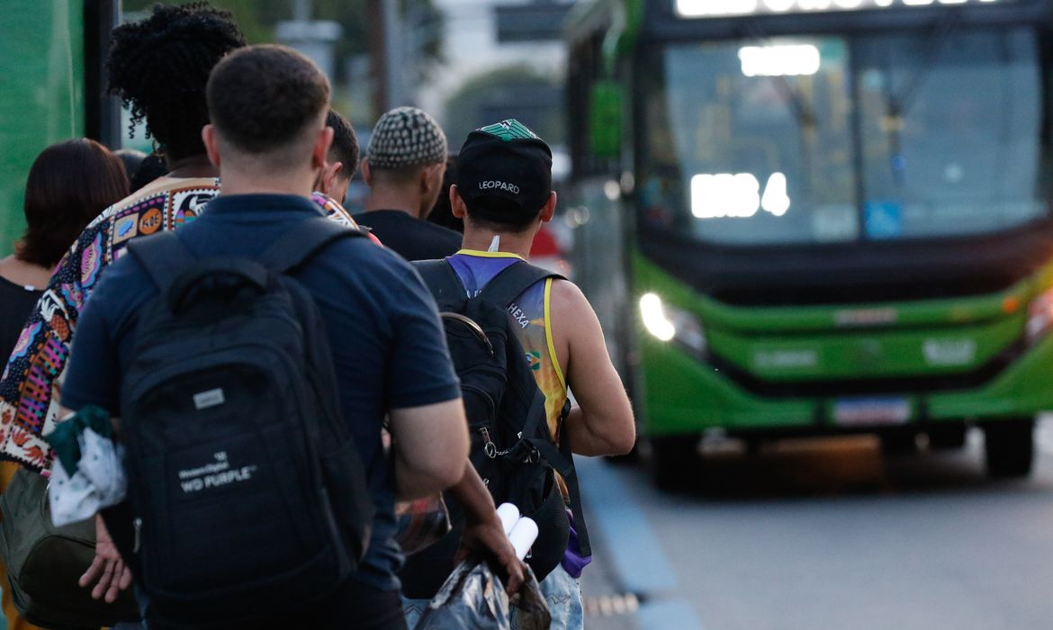Motoristas de ônibus  do Rio iniciam greve nesta segunda-feira