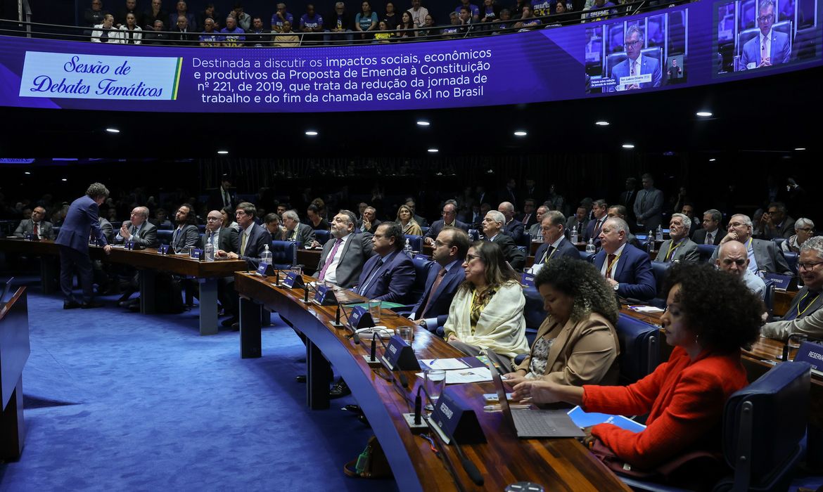 Empresários atacam PEC 6x1 no Senado; sindicatos e governo defendem