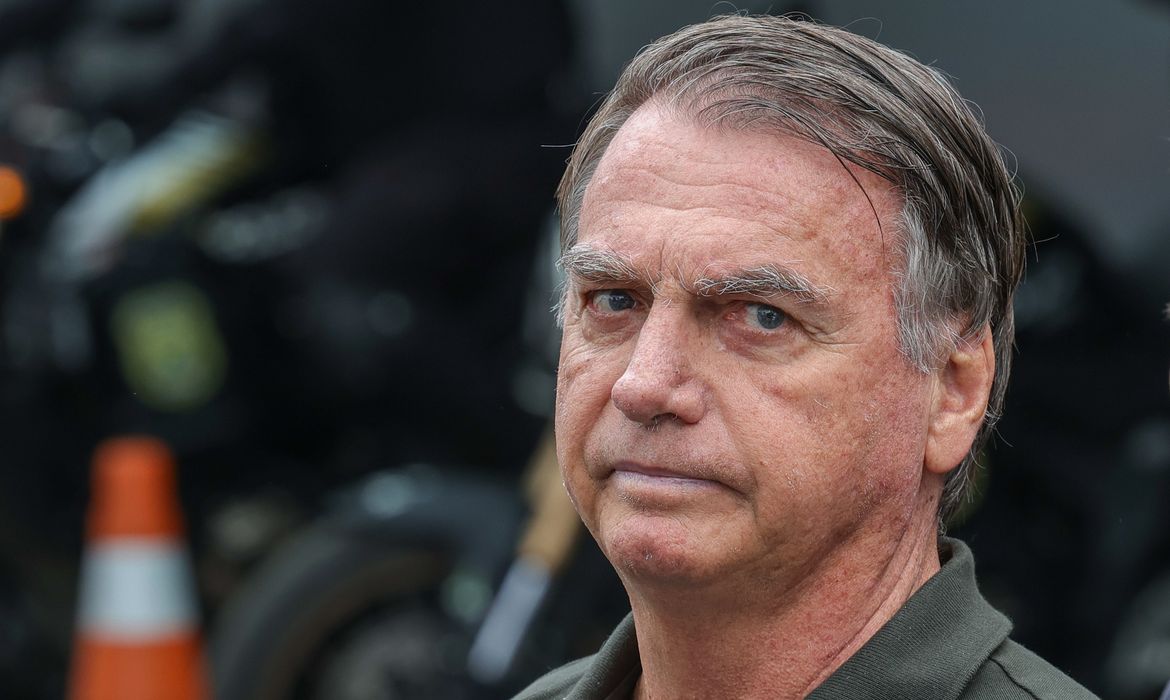 PGR defende que Bolsonaro seja mantido em prisão domiciliar 