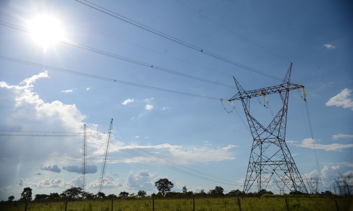 Aneel sorteia mais quatro lotes de transmissão de energia
