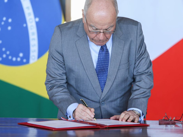 Itamaraty alerta para risco de EUA usar for&ccedil;a militar no Brasil