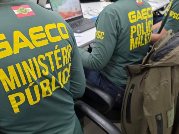 Opera&ccedil;&atilde;o P&atilde;o e Circo.