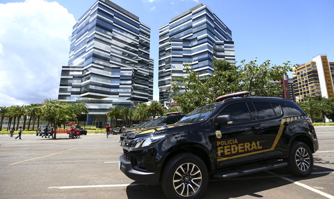 PF mira empresário suspeito de intimidar jornalistas no caso Master
