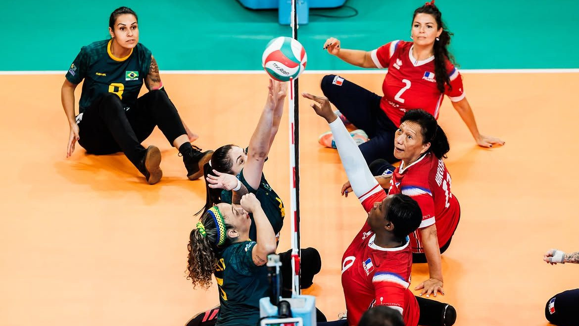 Invictas, sele&ccedil;&otilde;es do Brasil jogam oitavas do Mundial de v&ocirc;lei sentado