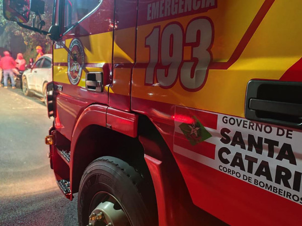 Acidente aconteceu na noite de segunda-feira, no bairro Bela Vista, e a v&iacute;tima foi encaminhada ao hospital para avalia&ccedil;&atilde;o m&eacute;dica.
