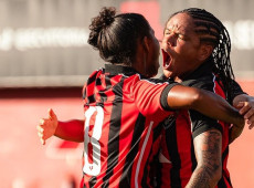 Vit&oacute;ria manda Botafogo para lanterna na volta do Brasileiro Feminino