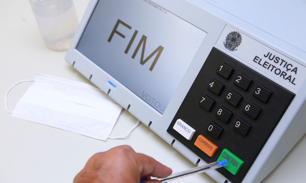 TSE abre prazo para solicitação de voto em trânsito