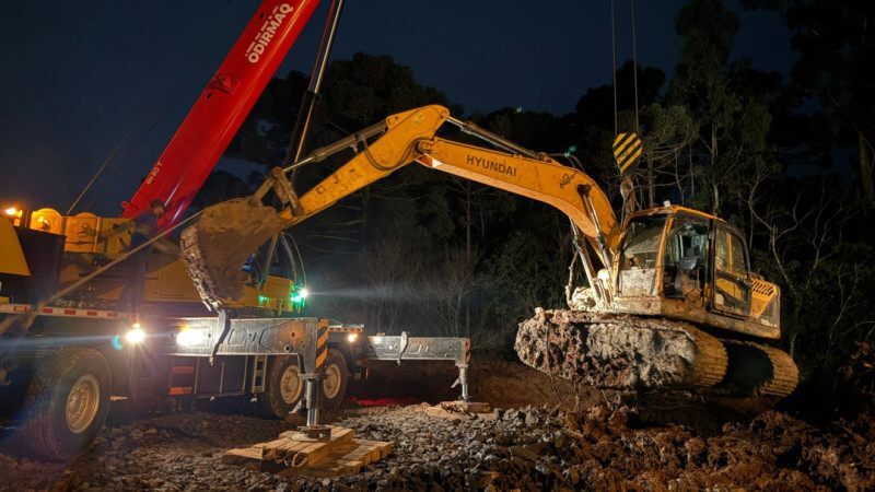 Recuperação da cabeceira de galeria e obras preventivas do El Niño, no Cerrito, serão retomadas após retirada de escavadeira