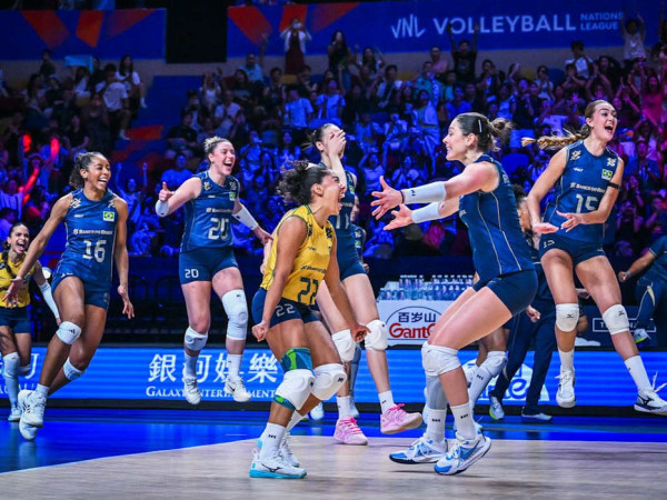Brasil bate favorita It&aacute;lia e ter&aacute; Turquia na final da Liga das Na&ccedil;&otilde;es