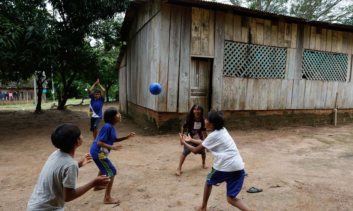 Unicef mapeia cidades onde crianças estão expostas a riscos ambientais