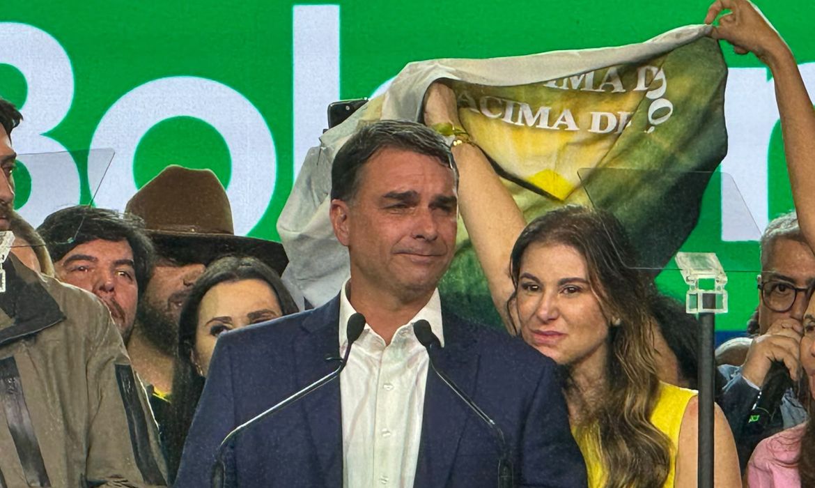 PL oficializa candidatura de Flávio Bolsonaro à Presidência 