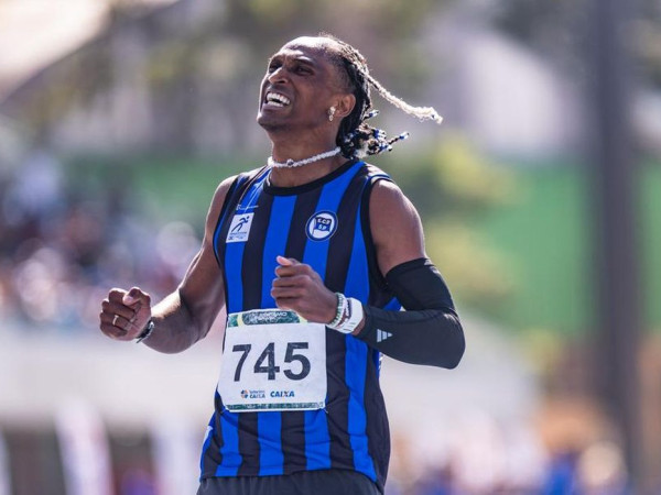 Alison vence 400m com barreiras com melhor marca mundial em 2026