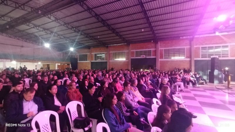 Grande p&uacute;blico lotou o Pavilh&atilde;o da Matriz Cristo Rei para acompanhar o concerto.