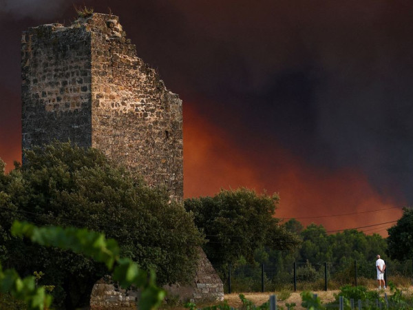 Inc&ecirc;ndios florestais amea&ccedil;am cidade hist&oacute;rica francesa de Bordeaux