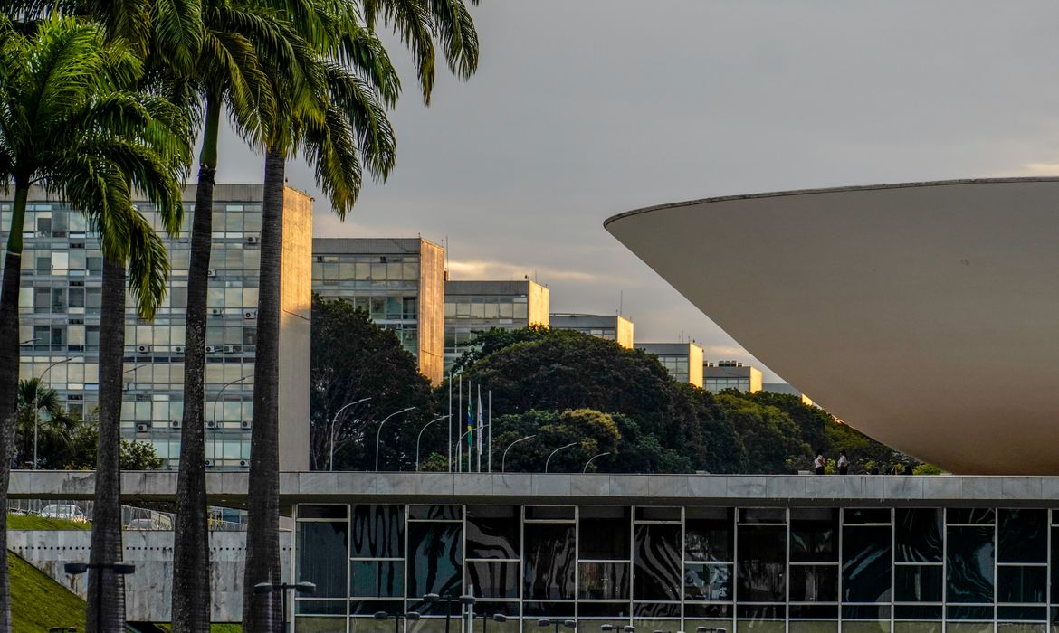 Dino propõe ampliar responsabilização de parlamentares por emendas