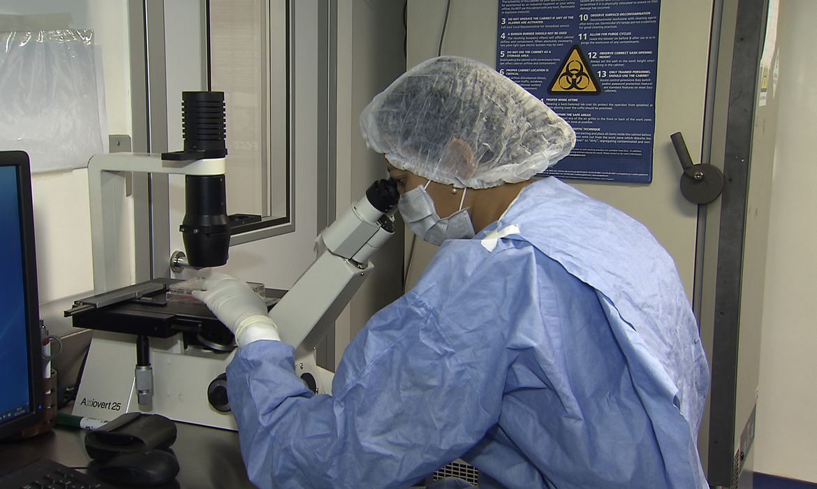 Saiba como cientistas "curaram" pacientes infectados com HIV 