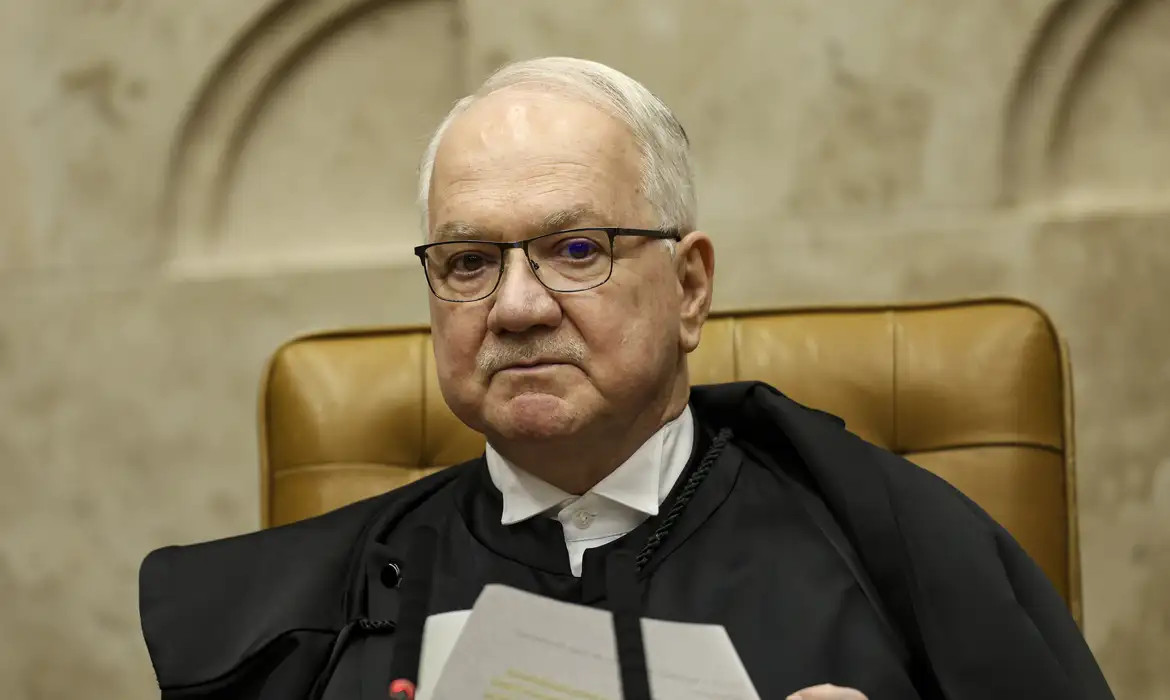 Fachin: críticas não fragilizam STF, mas fortalecem democracia