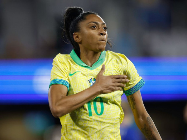 Bar&ccedil;a anuncia Kerolin com valor recorde no futebol feminino brasileiro