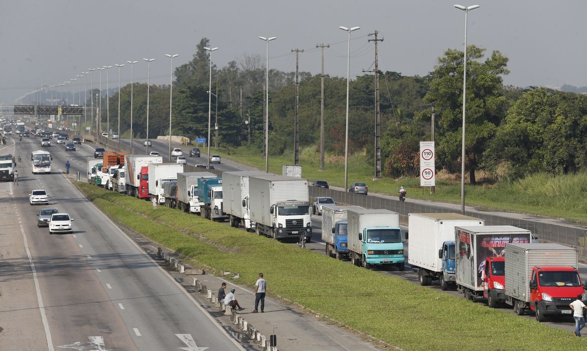 Lei garante frete mínimo no transporte de cargas; saiba o que muda