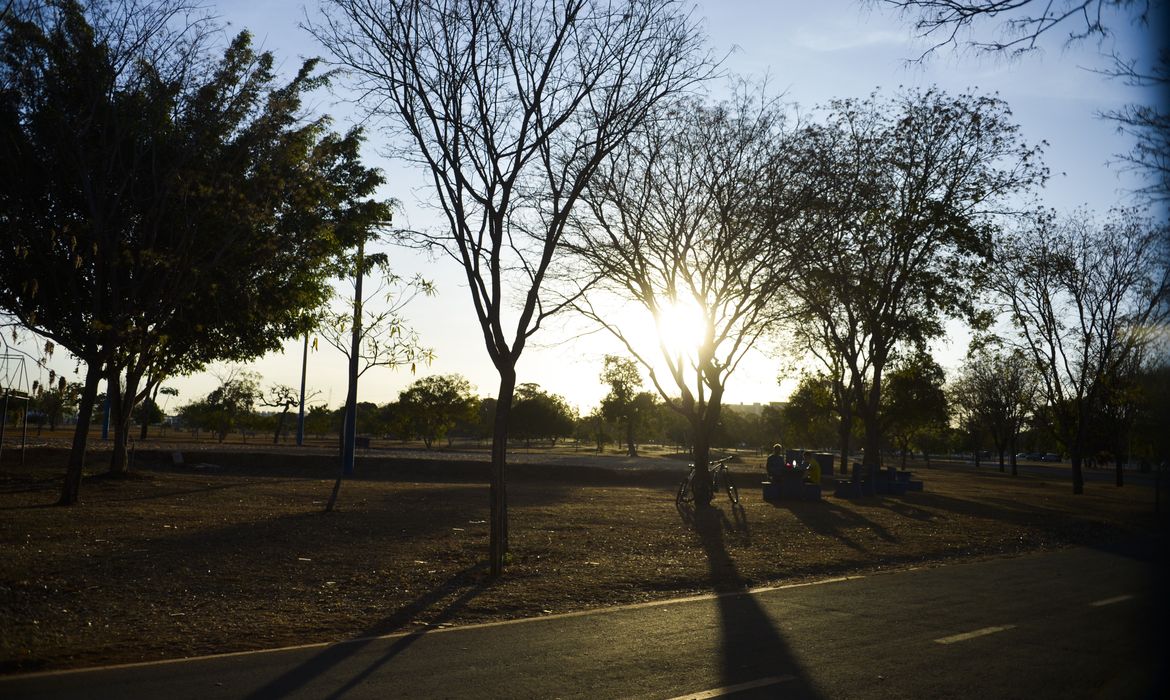 Região Centro-Oeste tem alerta laranja de perigo para baixa umidade