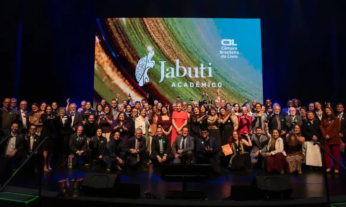 Cerimônia em São Paulo revela vencedores do 3º Prêmio Jabuti Acadêmico