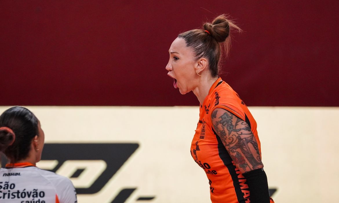 Tifanny se pronuncia após regra que veta trans no vôlei: "Retrocesso"