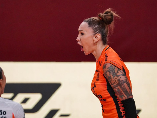 Tifanny se pronuncia ap&oacute;s regra que veta trans no v&ocirc;lei: "Retrocesso"