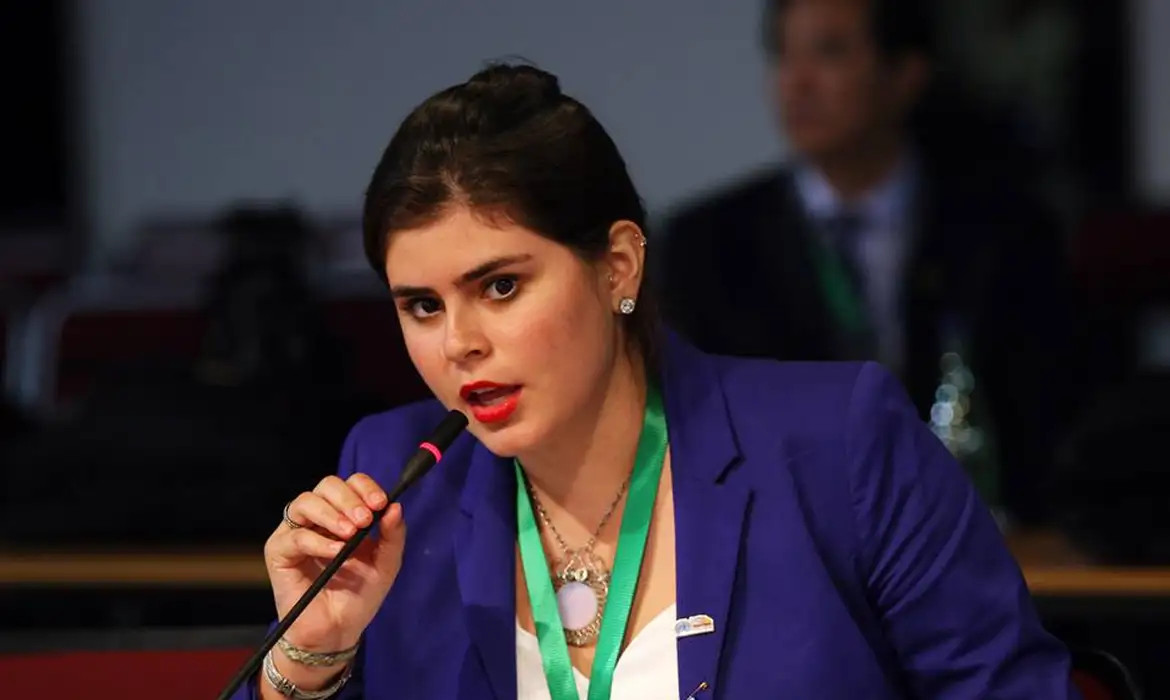 Brasileira defende mais influência dos jovens nas decisões da COP17