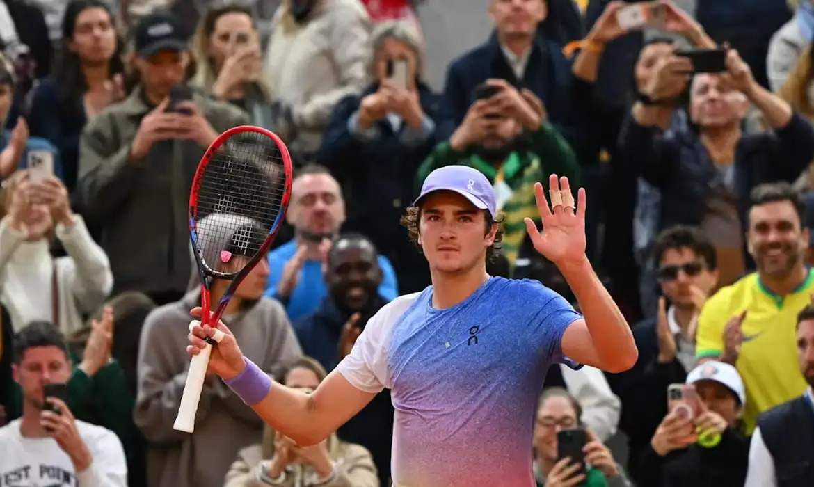 Incômodo no abdômen faz João Fonseca desistir do Masters de Cincinnati