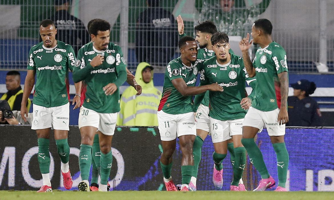 Palmeiras vence Cerro Porteño fora e vai às quartas da Libertadores
