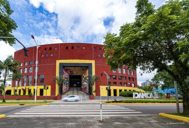 O Centro de Eventos Cau Hansen é o polo do maior festival de dança do mundo e sede da Escola do Teatro Bolshoi no Brasil.
Textos e fotos do livro a ser lançado em breve: 