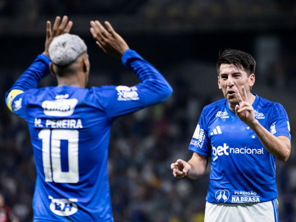 Cruzeiro vence Flamengo e Palmeiras agradece no Brasileir&atilde;o