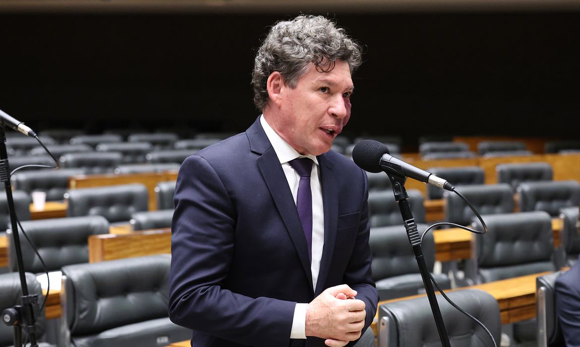 Hugo Motta indica presidente da comissão da MP da Taxa das Blusinhas