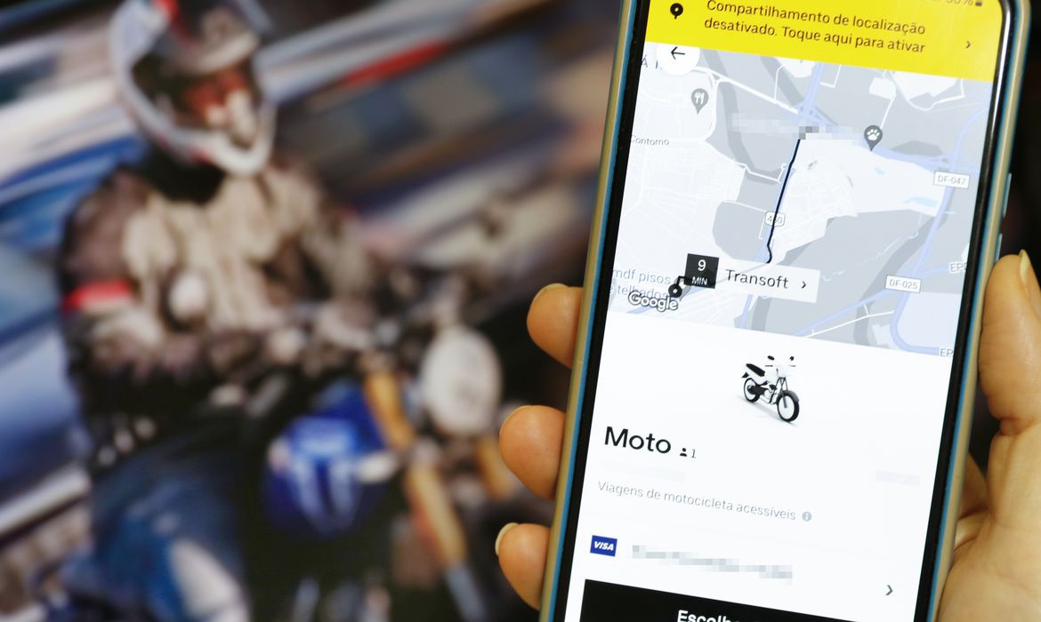 STF adia retomada do julgamento sobre uberização