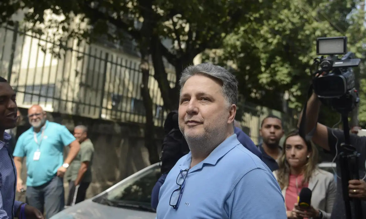 TRE-RJ proíbe Garotinho de ir a debate e ter propaganda eleitoral