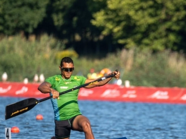 Isaquias Queiroz fica longe do p&oacute;dio do Mundial de canoagem na Pol&ocirc;nia