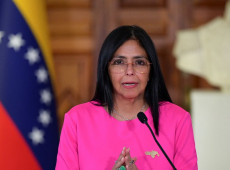 Presidente da Venezuela confirma acordo petrol&iacute;fero com Estados Unidos