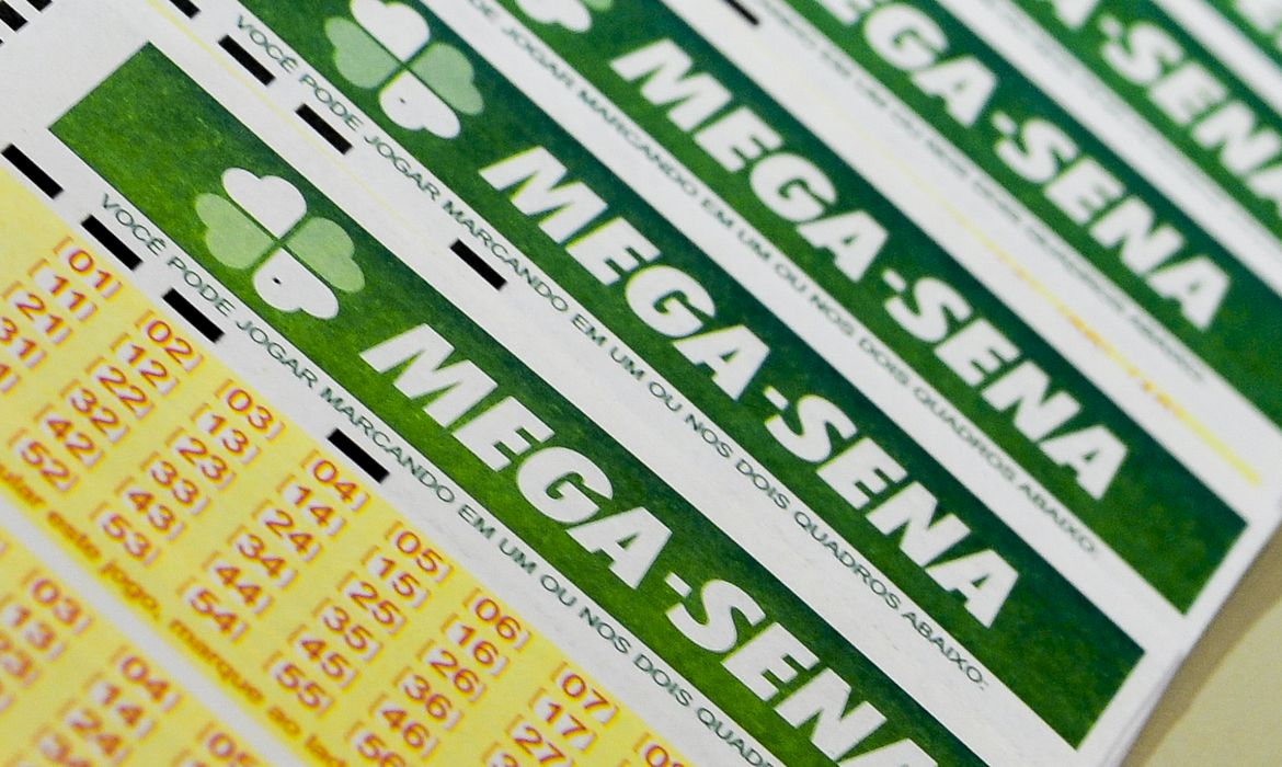 Mega-Sena sorteia prêmio acumulado de R$ 30 milhões neste domingo