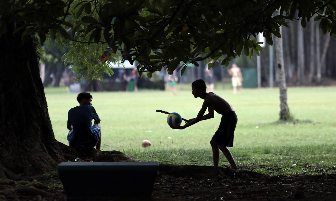 Agosto termina com temporais no Sul e calor de até 41ºC no Norte