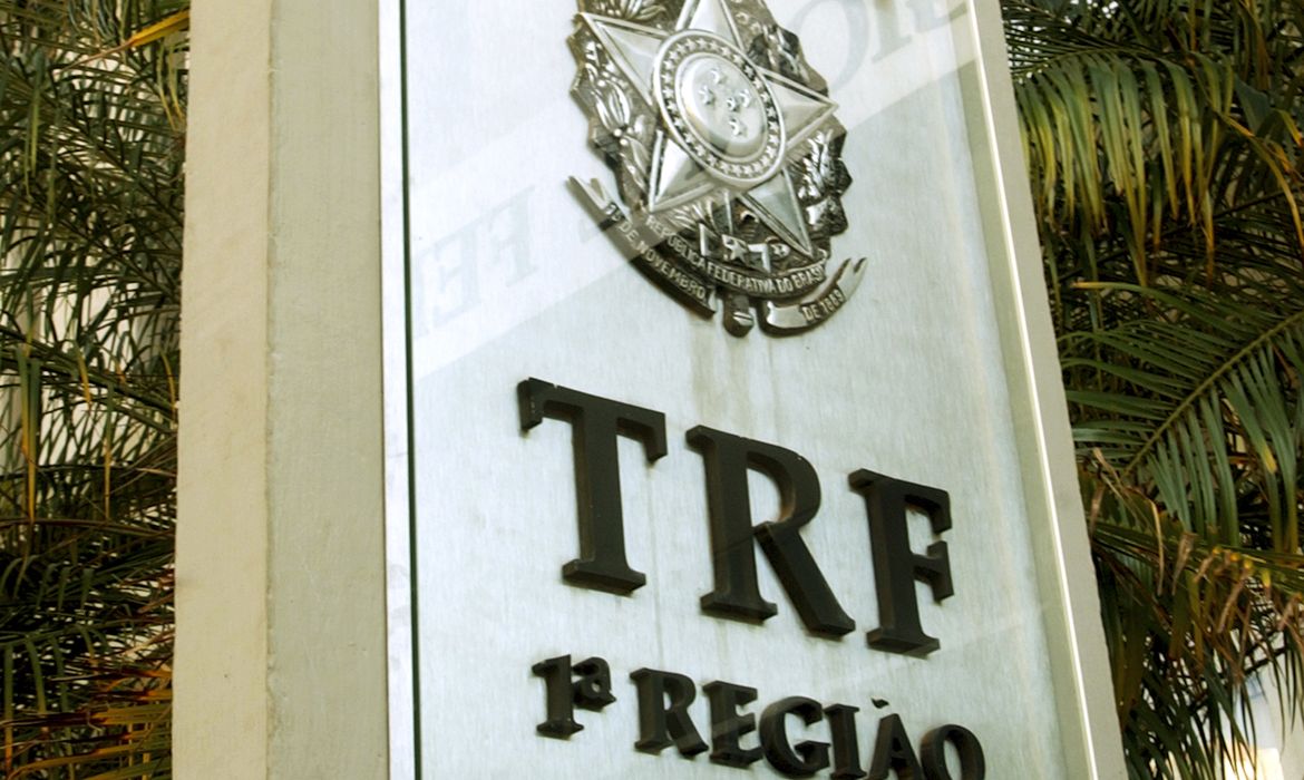 Desembargador mantém cobrança de imposto de exportação de petróleo