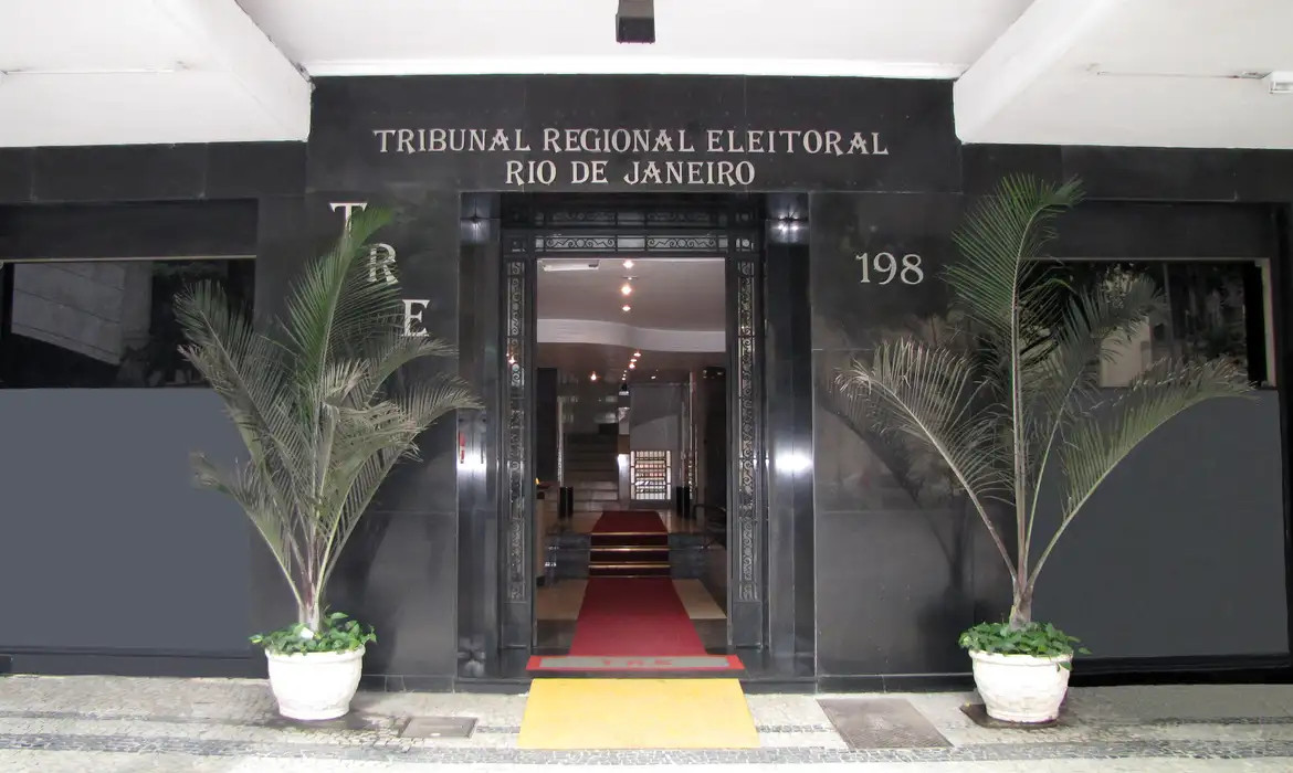 TRE-RJ cassa registro da candidatura do deputado estadual Val Ceasa