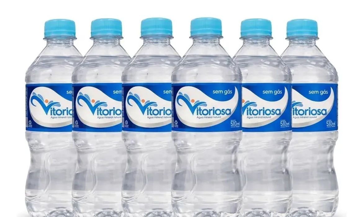 Anvisa interdita água mineral da marca Vitoriosa por conter coliformes