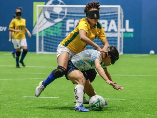 Brasileiras s&atilde;o vice-campe&atilde;s da Copa Am&eacute;rica de futebol de cegas